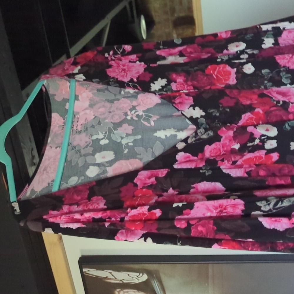 Torrid size 6 super soft floral dress